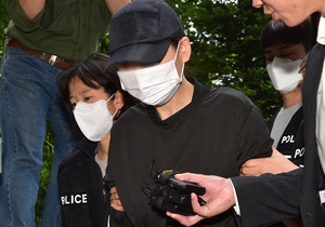 멍든채 숨진 여고생 학대 혐의 50대 신도 ‘아동학대치사죄’ 송치