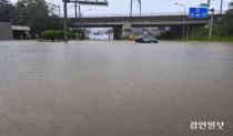 장마 앞에 '장사' 없다‥ 한달째 빗줄기에 근심 잠긴 상인들