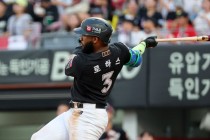 로하스 '무딘 방망이'… kt 순위 사냥도 주춤