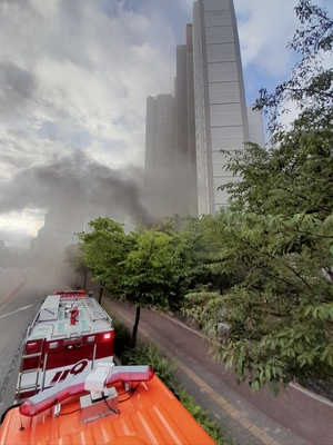 인천 아파트 지하주차장 전기차에서 불…놀란 주민들 급히 대피