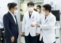 "아프지 말자" 추석 덕담으로… 신뢰 무너진 한국의료