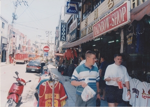 낯선 햄버거, 꺼지지 않는 불빛… 설렘 가득했던 ‘평택국제중앙시장’ [레트로K: 보통의 역사]