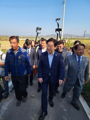 강화군 방문한 이재명 “소음 피해 막기 위한 남북 소통 채널 가동해야”