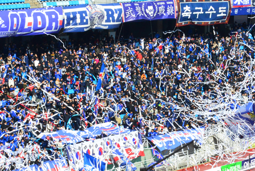 “명가의 추락, 시민구단의 침몰” 1부서 사라진 수원